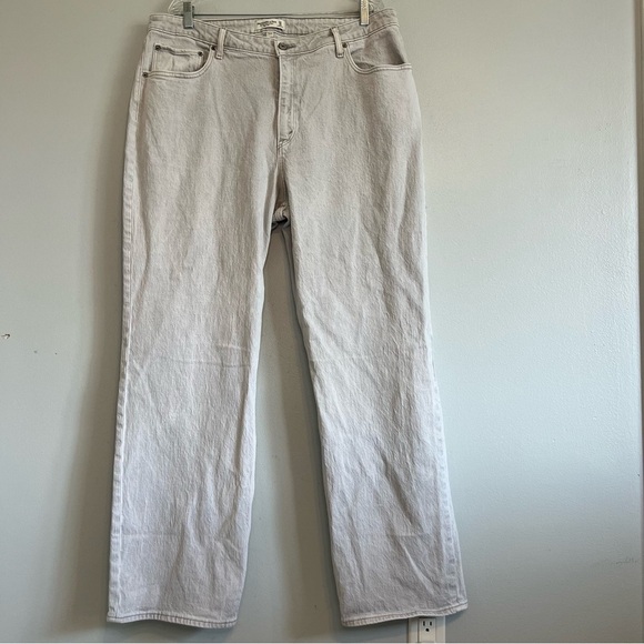 A&F Womens The 90s Relaxed Jeans High Rise Curvy Love Plus Sz 34/18 Light Wash - Picture 1 of 9